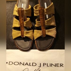 Donald J. Pliner - NWT- Open Toe Wedge, 3 Fabric Straps For Comfort, Size 7...